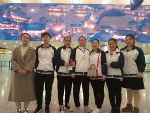 鑫正日本无技术女工出境机场留影