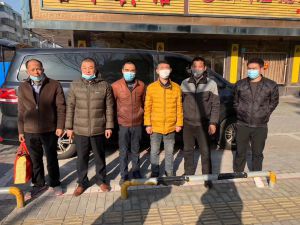 鑫正老挝建筑工出境留影
