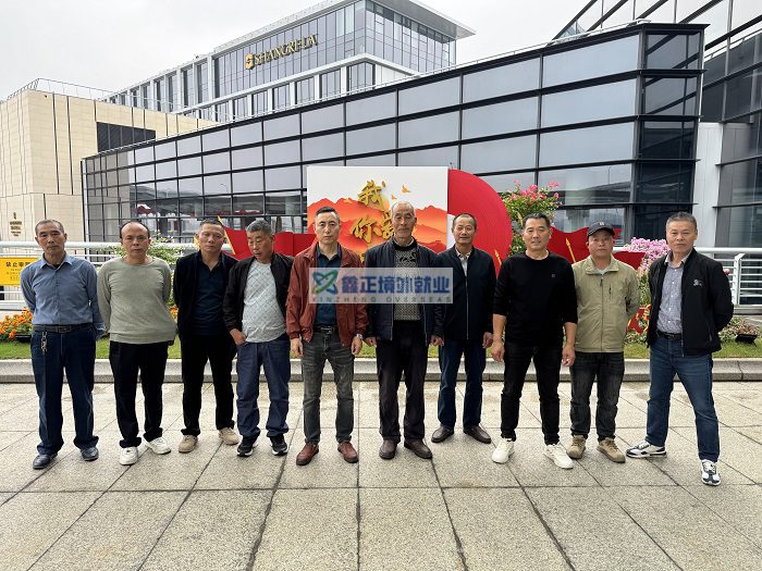 江苏鑫正迪拜瓷砖工从上海出境