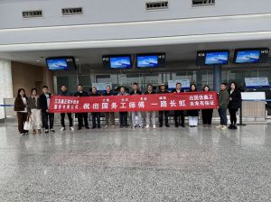 江苏鑫正迪拜油漆工今日南京顺利出发